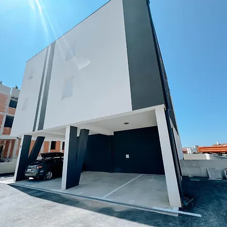 3 Bedroom La Casa Marcina Апартаменти *